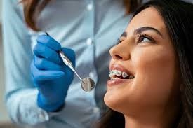 چرا یک متخصص ارتودنسی به چیزی بیشتر از دندان های صاف نگاه می کند؟